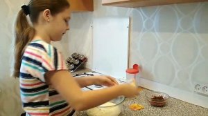 Манник с творогом и изюмом.