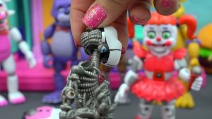 Five Nights At Freddy's Sister Location Funko Ballora, Funtime Foxy FNAF Game
