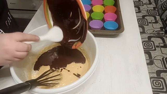 Простой и быстрый шоколадный маффин\кекс. смотреть онлайн