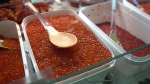 В России в 2023 году почти в три раза выросло производство красной икры