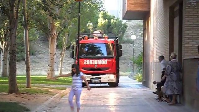 Bomberos Zaragoza. BUL Renault Midlum смотреть онлайн