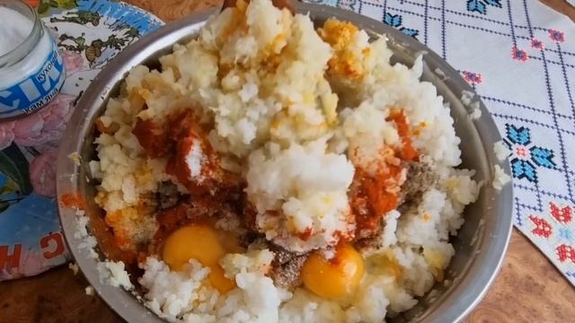 Котлети без м'яса, а смачні - що й за вуха не відтягти/Капустяні котлети з ковбасою й сиром смотреть онлайн