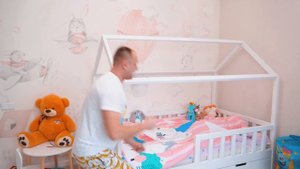 Играем в ПРЯТКИ С РОДИТЕЛЯМИ! Мама спряталась в шкафу, а папа в ванной!