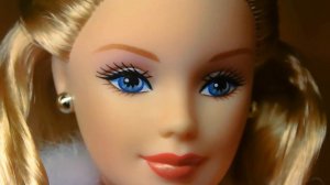 Привет из прошлого: Holiday Celebration Barbie 2001.