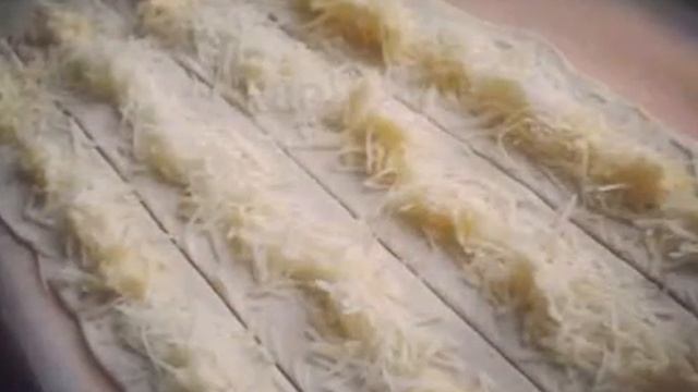 Слоеный пирог с сыром. смотреть онлайн