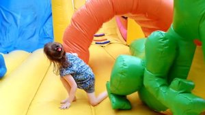 ГИГАНТСКИЙ БАТУТ ДЕТСКИЙ ИГРОВОЙ ЦЕНТР  ДЕТСКИЙ РАЗВЛЕКАТЕЛЬНЫЙ ЦЕНТР огромная НАДУВНАЯ ГОРКА