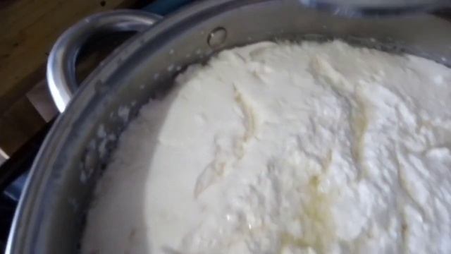 Вкусный творог из козьего молока (читайте дополнение в описании под видео) смотреть онлайн