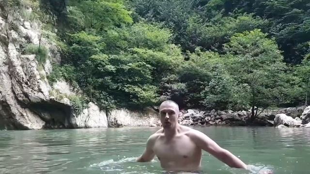 Мотопутешествие в Сочи. ЧАСТЬ 3. Агурские водопады, Орлиные скалы, Ахун, заброшеный ресторан. смотреть онлайн