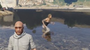 А всё бегут, бегут, бегут