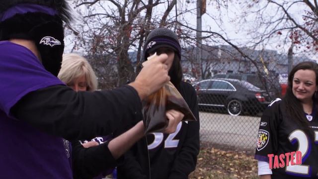 Insane Ravens Game Tailgate Party with Top Chef Spike Mendelsohn смотреть онлайн
