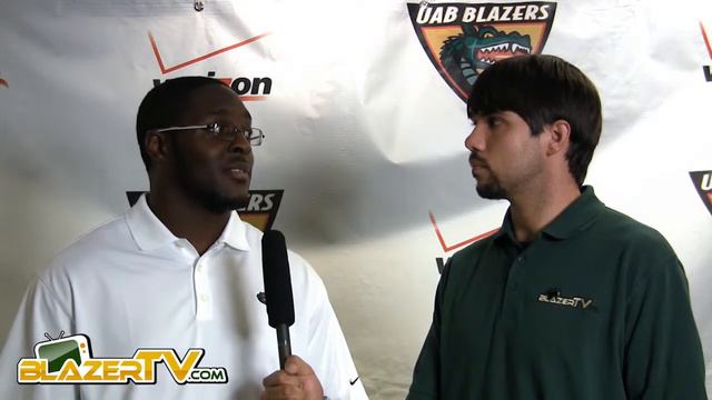 OL Chris Hubbard previews UAB Football at Tulane смотреть онлайн