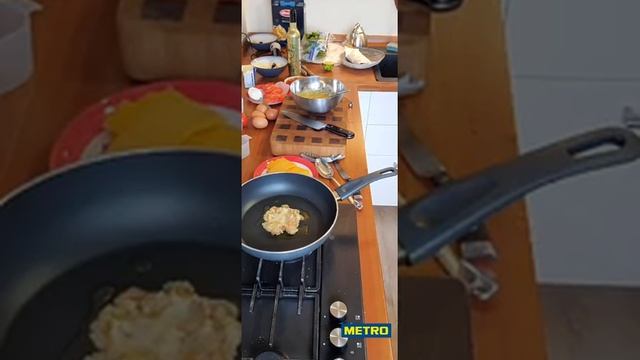 Вкусное утро с Владимиром Чистяковым. Готовим сэндвичи и драник с яйцом пашот смотреть онлайн