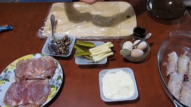 Рецепт рулетиков из куриных бёдрышек . смотреть онлайн