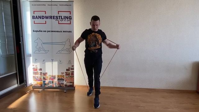 Сведение рук перед собой с одной петлёй 254 смотреть онлайн