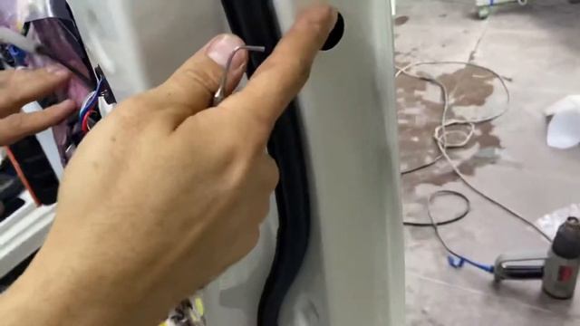 Как снять наружную дверную ручку Toyota Land Cruiser 200 смотреть онлайн