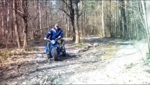 трицикл по бездорожью.