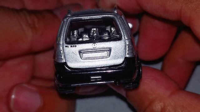 [No Box] Diecast Old Welly Mercedes Benz ML 320 смотреть онлайн