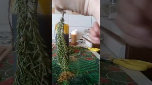 Маканые свечи на можевельнике и доннике