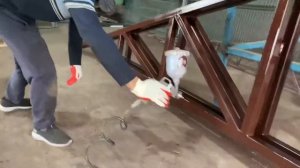 Красим фермы для навеса в первый слой