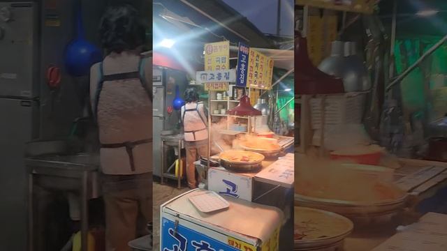 ЗНАМЕНИТЫЙ РЫБНЫЙ РЫНОК В КОРЕЕ " ЧАГАЛЬЧИ" . ПУСАН.                            자갈치.부산.