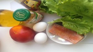 Салат с копченым лососем