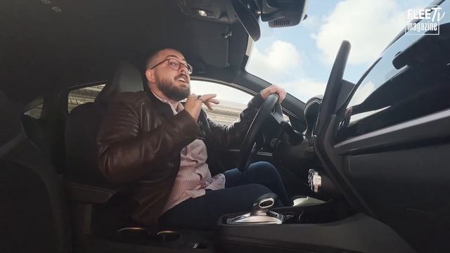 Perché noleggiare la Renault Arkana E-Tech? Per avere un'auto al passo coi tempi смотреть онлайн