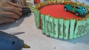 БЫСТРЫЙ и ПРОСТОЙ ТОРТ из КОНФЕТ. Что ПОДАРИТЬ МАЛЬЧИКУ на три годика.Супер идея.