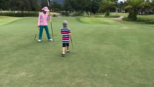 Первая игра Ромчика на Laguna Golf Course| MY DREAM GOLF смотреть онлайн