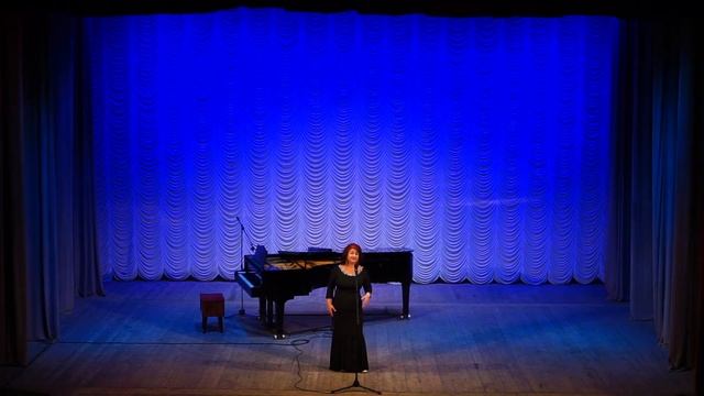 GULSUM TAMAK "ФОНТАНУ БАХЧИСАРАЙСКОГО ДВОРЦА..." (романс) смотреть онлайн