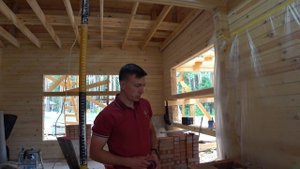 Камин в доме, под дальнейшую отделку. Установка топки. Облицовка кирпичом.