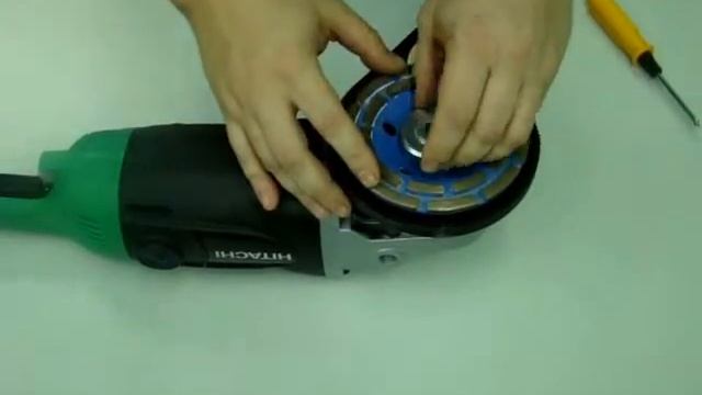 Кожух пылеотводящий (подходит к УШМ Hitachi 230mm) AVA 125H/K
