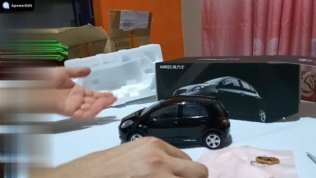 Unboxing Toyota 1/18 смотреть онлайн