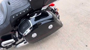 2020 Indian Motorcycle Roadmaster Elite Thunder Black Vivid Crystal over Gunmetal Flake