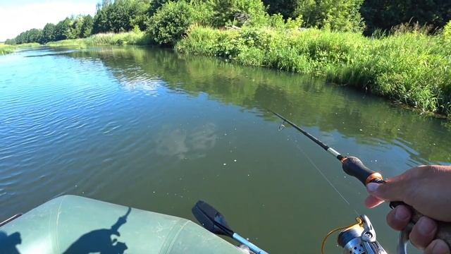 На эту приманку клюёт только закинь. Зверские атаки. Рыбалка на спиннинг 2022. смотреть онлайн