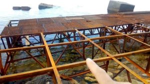 Сделали помост под лежаки, прям в море