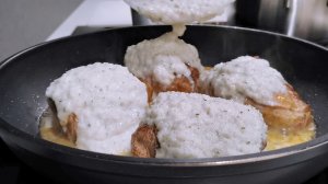 Изумительный РЕЦЕПТ из ПРОСТЫХ ПРОДУКТОВ. Очень нежная КУРИЦА в ЛУКОВОМ СОУСЕ под любой гарнир.mp4