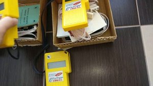 тестируем как работают дозиметры радиометры ЮПИТЕР сим-05 (внутри 2шт счечтчика гейгера СБМ-20) БЕТ