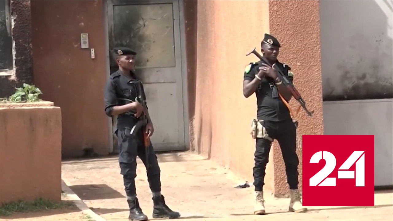 Франция закрывает свое посольство в Нигере - Россия 24