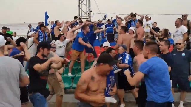 "Кубань-Холдинг" - "Ротор". Фанаты "сине-голубых" смотреть онлайн