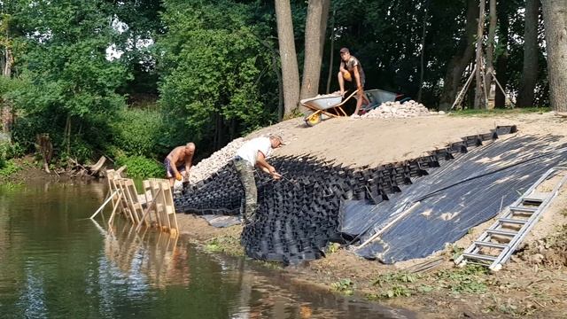 Очистка русла и укрепление берега. смотреть онлайн