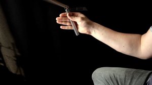 Нож бабочка. Трюк Middle Roll