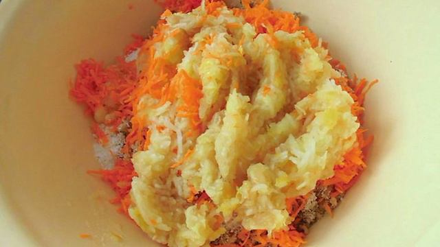 Морковно-яблочный пирог с кокосом