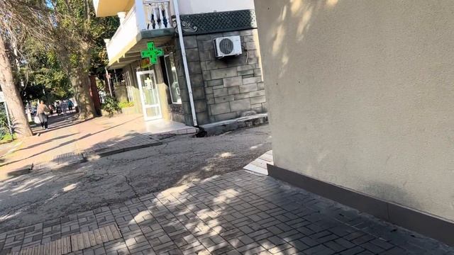СОЧИ ЛАЗАРЕВСКОЕ прогулка по городу, что нового? Очень тепло +25 снова ЛЕТО.