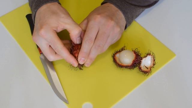 Как есть экзотические фрукты. Рамбутан. Чистим без ножа. смотреть онлайн