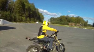 BM 200 Motard stunt-треня и немного жизни на площадке