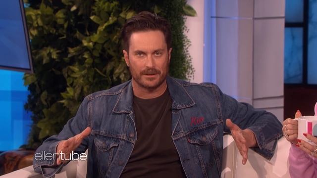 This Celebrity Scaled a Gate to Get into Kate & Oliver Hudson's Party смотреть онлайн