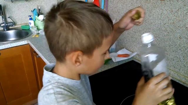 Как готовить яйцо с сосисками - рецепт Ромы смотреть онлайн