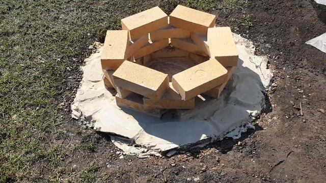 Ямочные работы. Кладка очага женскими руками. Дешевые цены в ,,Находке''. смотреть онлайн