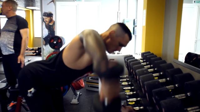 Качаем плечи. Влог о тренировках. Лайфстайл. смотреть онлайн