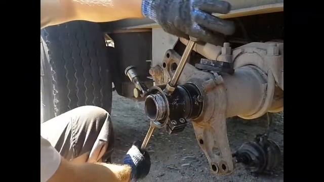 Востановление резьбы на оси SAF. смотреть онлайн